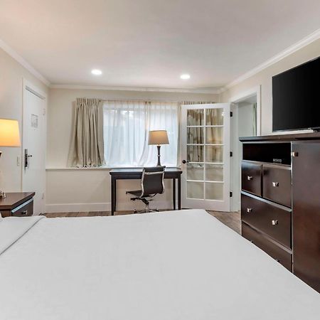 Best Western Carmel'S Town House Lodge Bagian luar foto