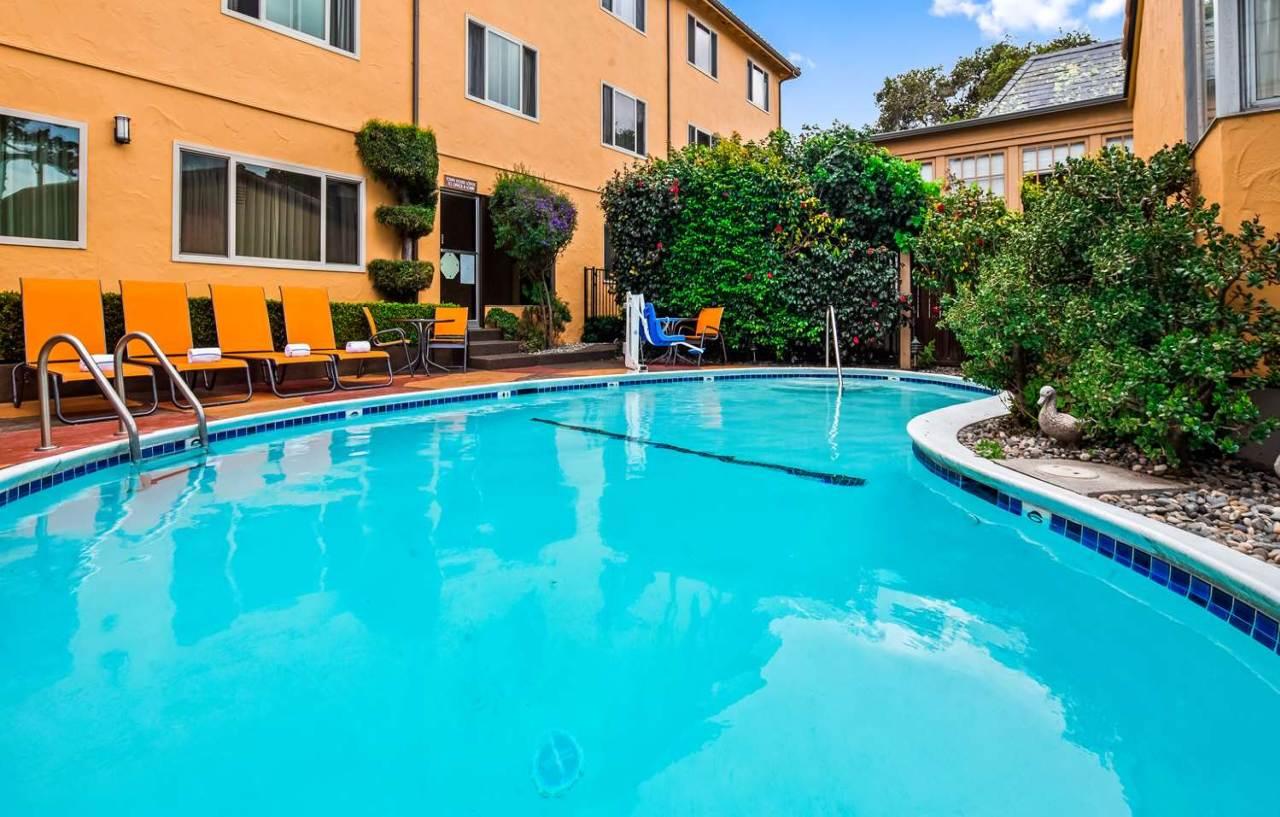 Best Western Carmel'S Town House Lodge Bagian luar foto