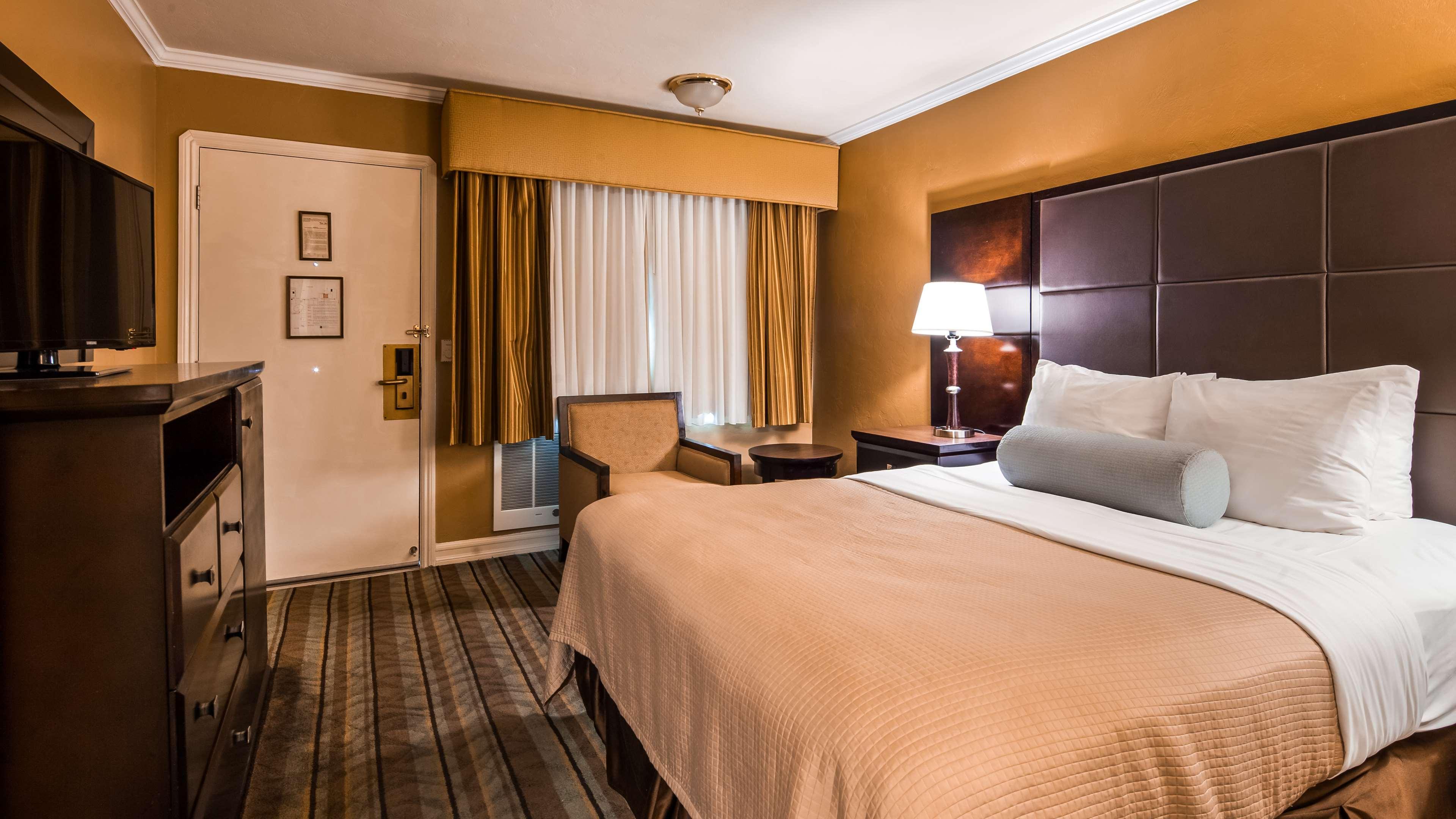 Best Western Carmel'S Town House Lodge Bagian luar foto