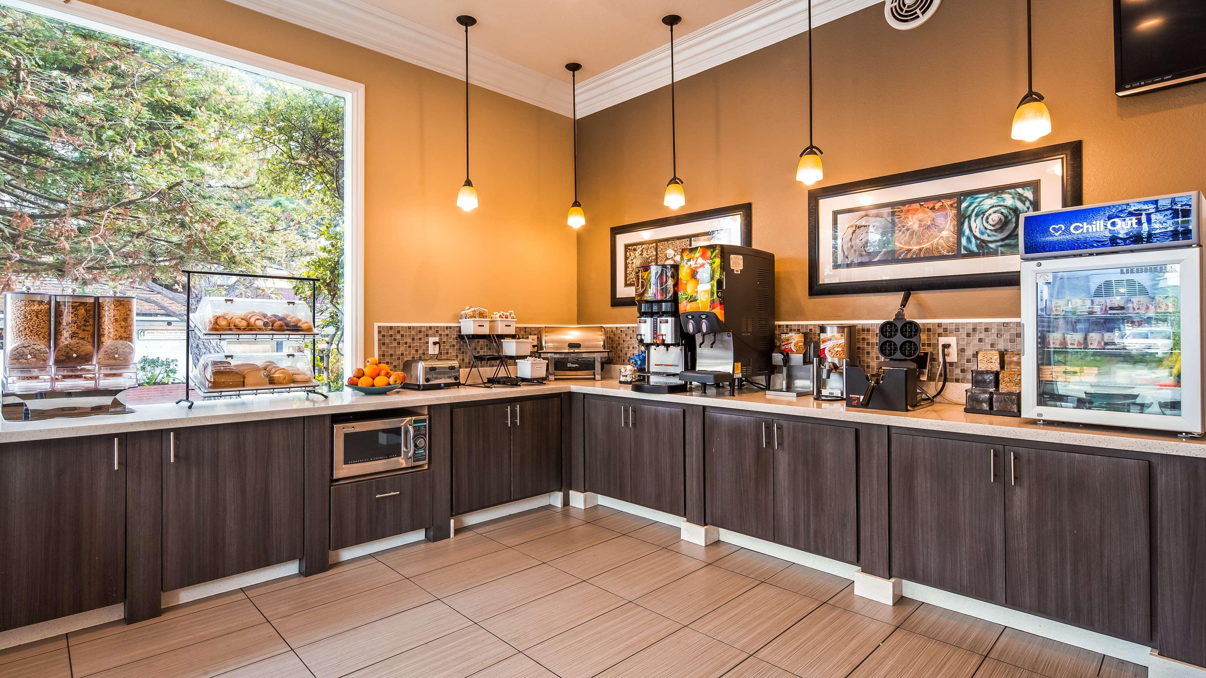 Best Western Carmel'S Town House Lodge Bagian luar foto
