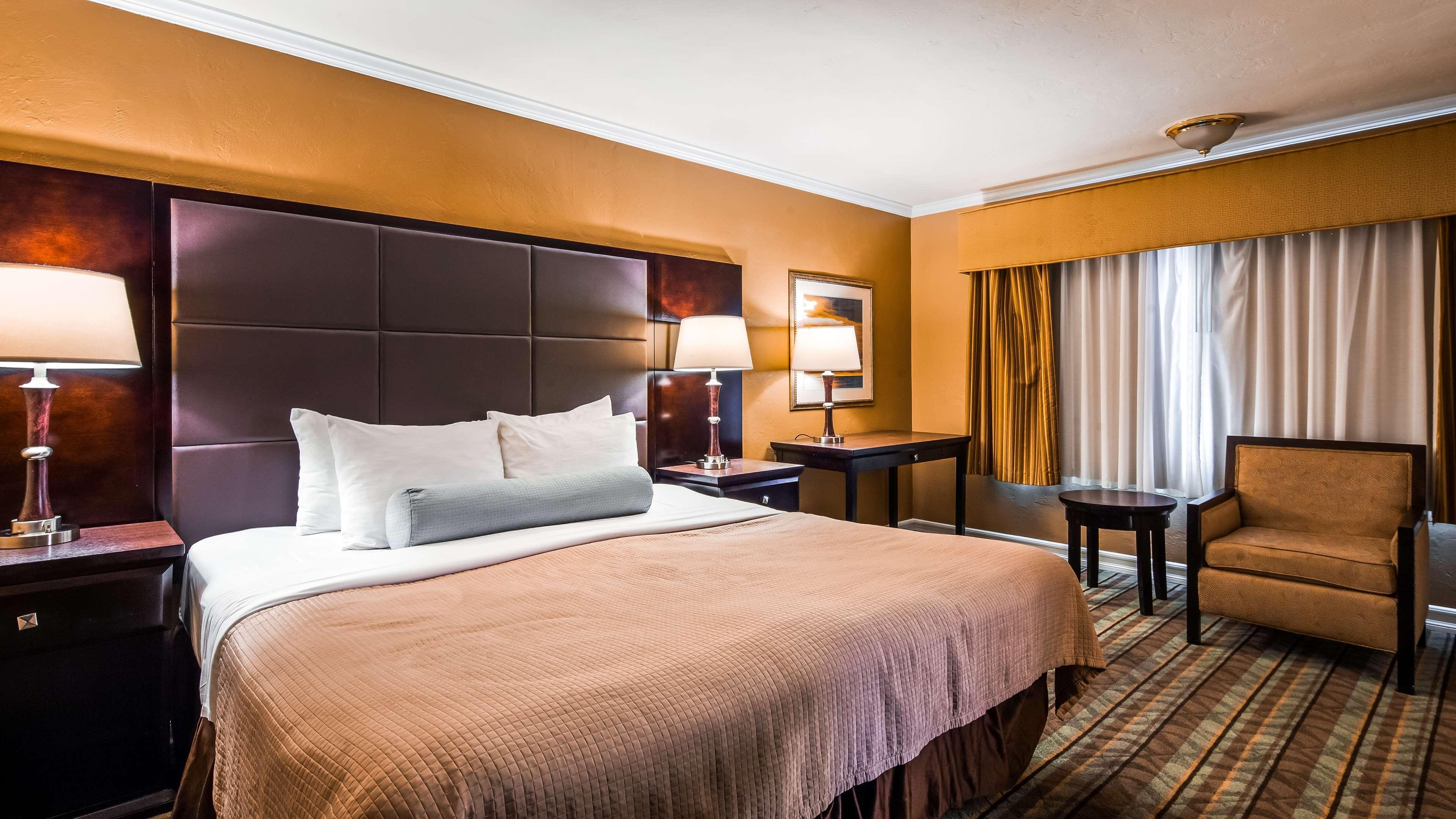 Best Western Carmel'S Town House Lodge Bagian luar foto