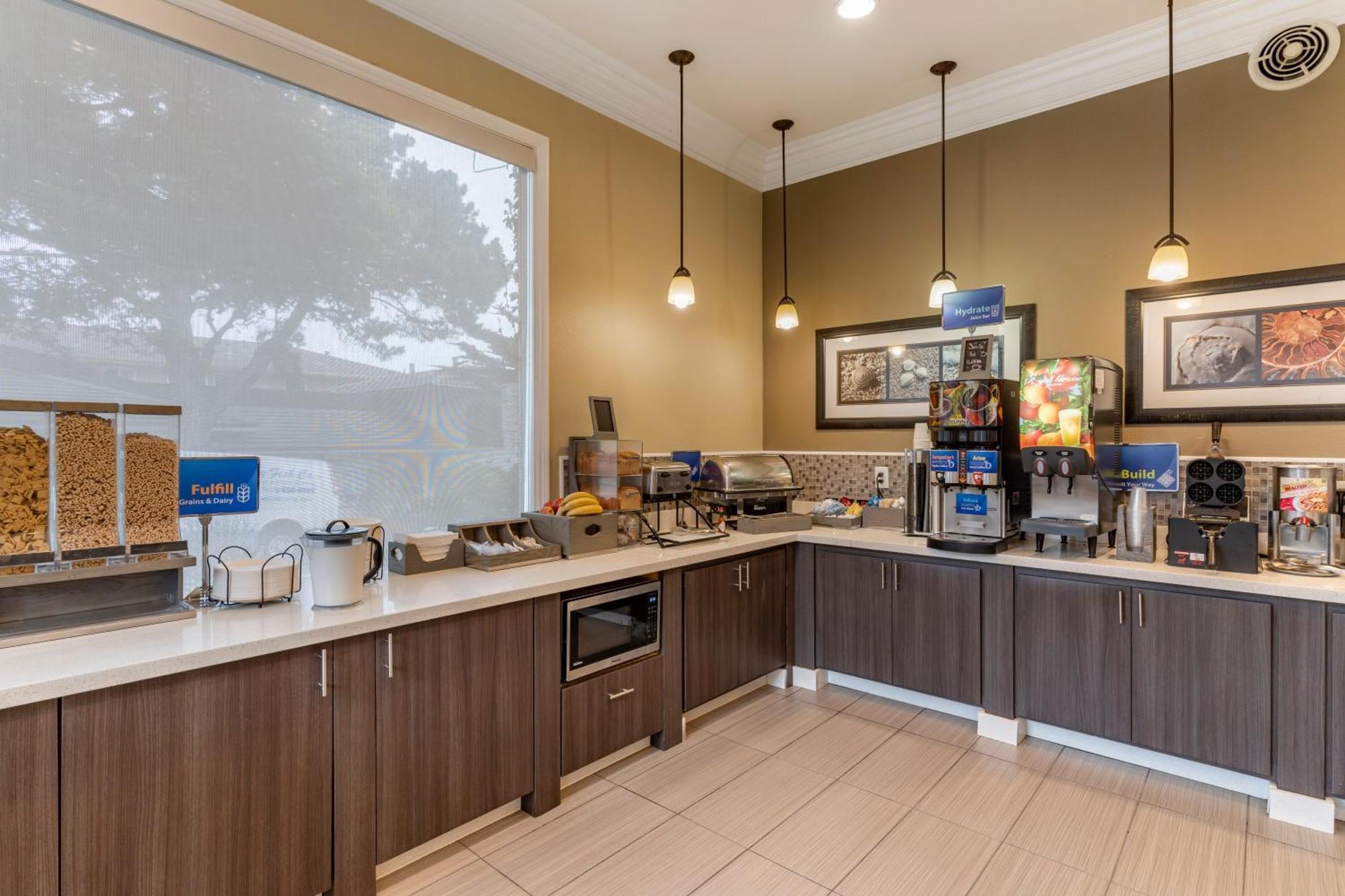 Best Western Carmel'S Town House Lodge Bagian luar foto