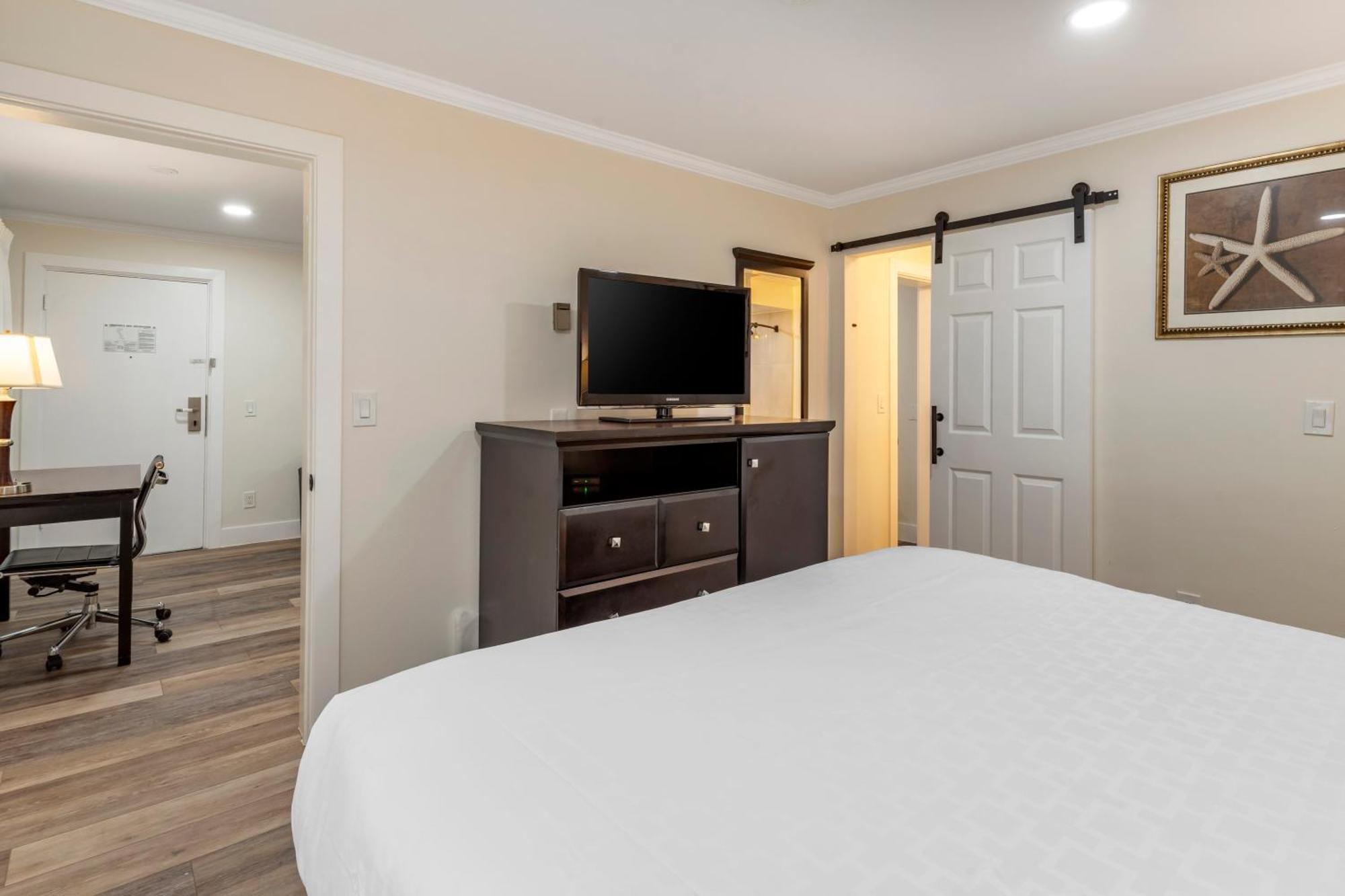Best Western Carmel'S Town House Lodge Bagian luar foto