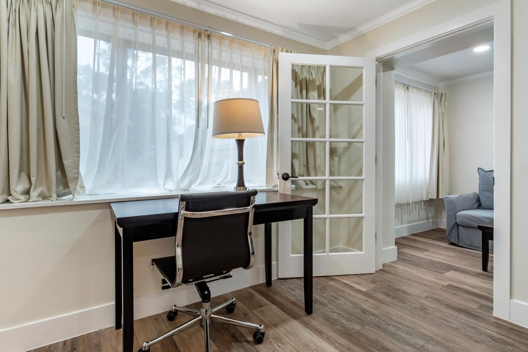 Best Western Carmel'S Town House Lodge Bagian luar foto