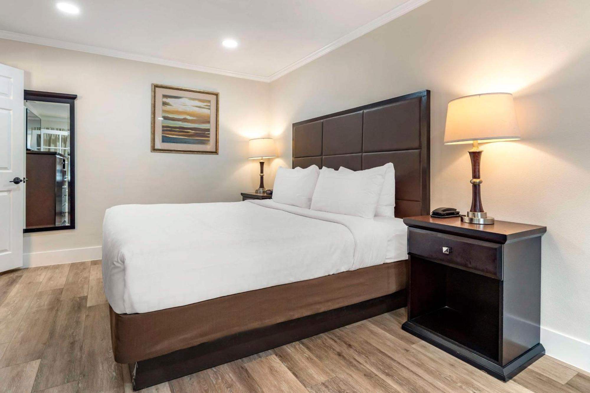 Best Western Carmel'S Town House Lodge Bagian luar foto