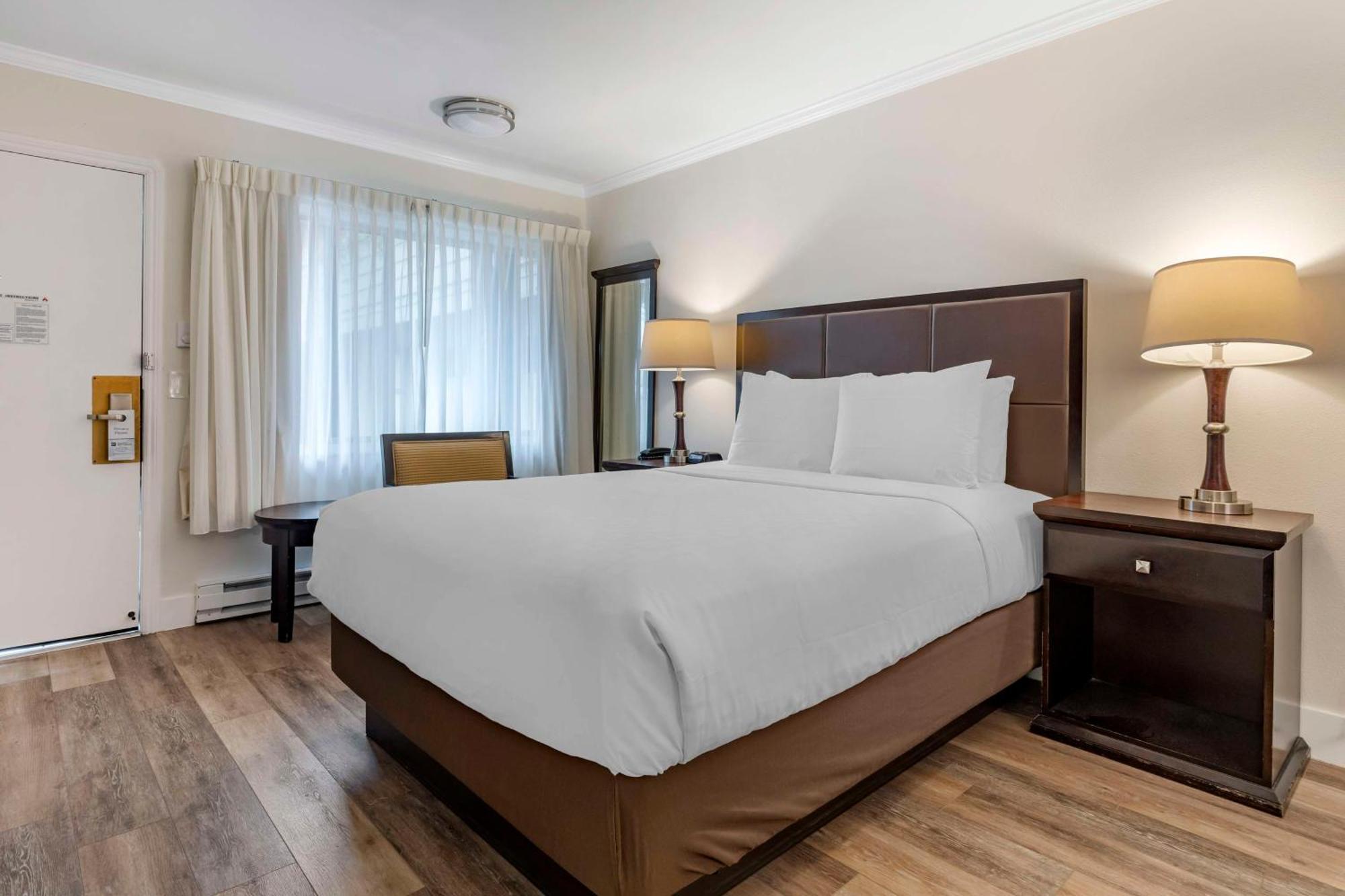Best Western Carmel'S Town House Lodge Bagian luar foto