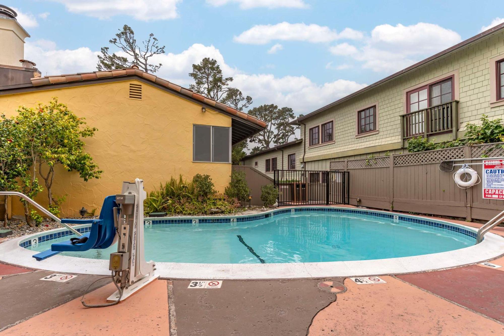 Best Western Carmel'S Town House Lodge Bagian luar foto