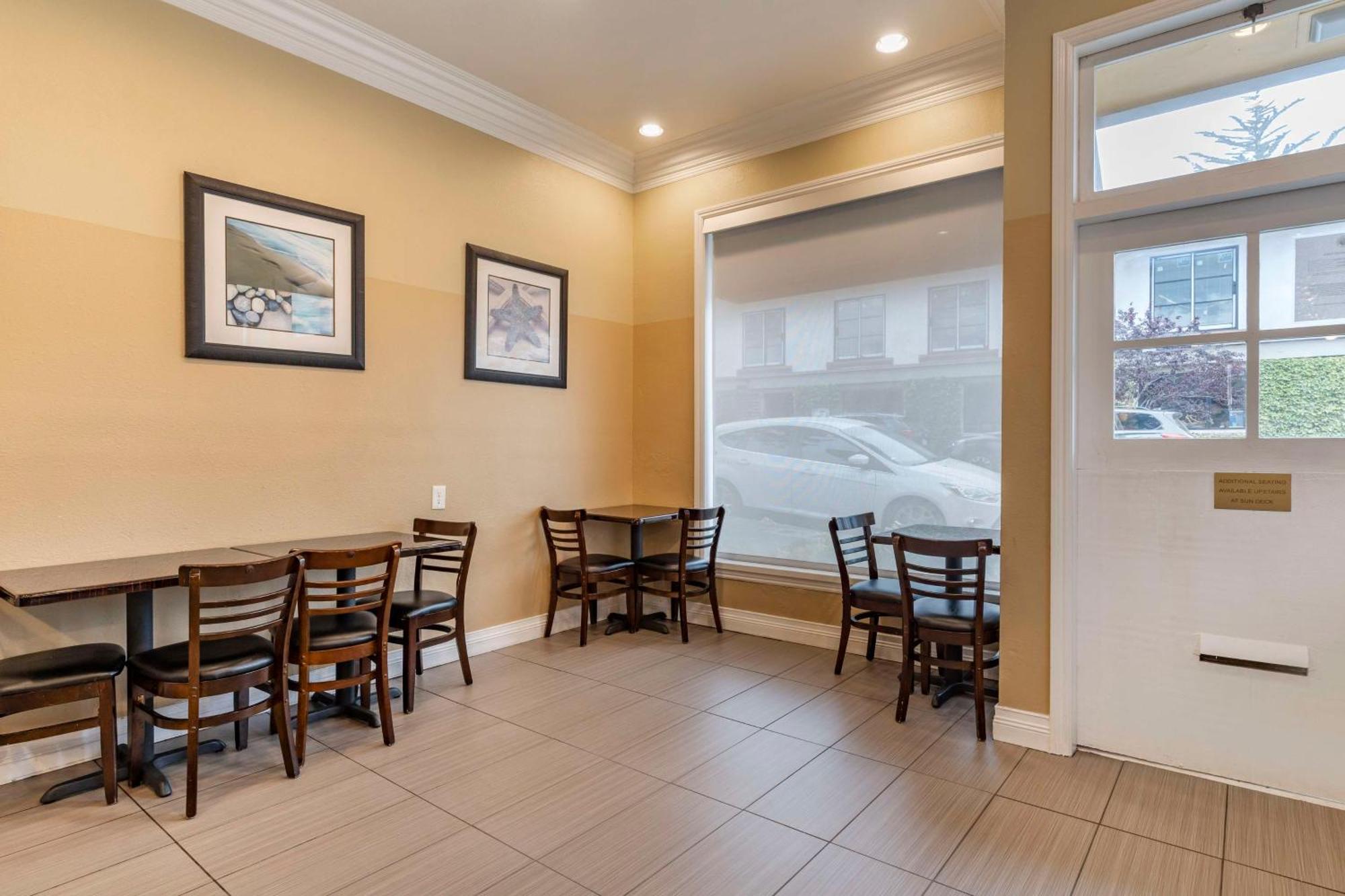 Best Western Carmel'S Town House Lodge Bagian luar foto